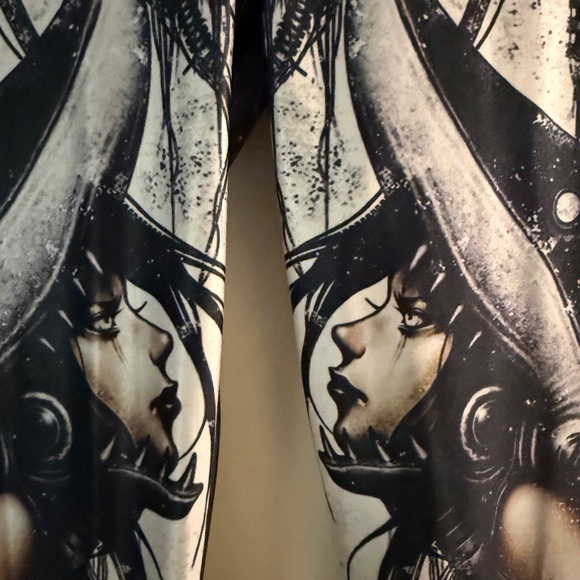 BlackMilk Shichigoro Leggings - Picture 3 of 5